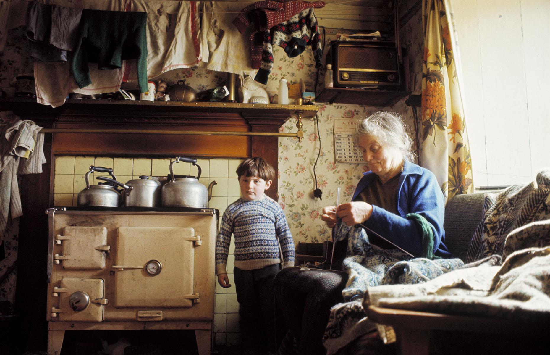 Incredible Vintage Photos Of British Home Life Over 150 Years
