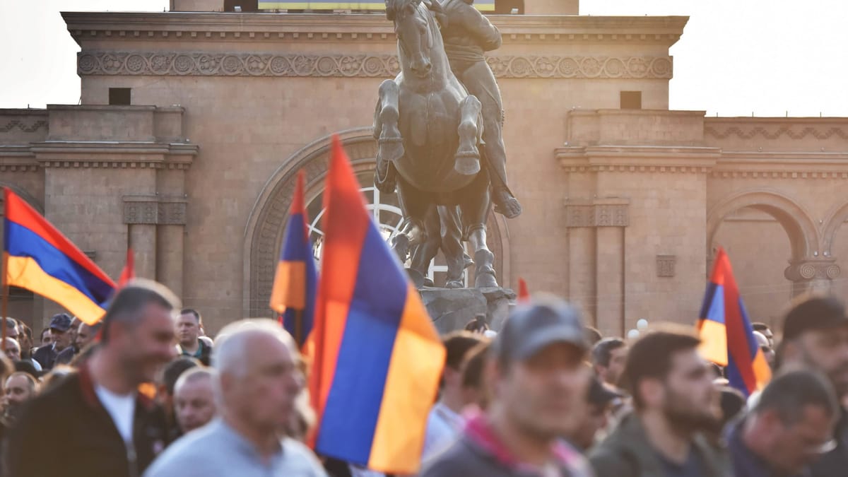 Demonstration in der armenischen Hauptstadt Jerewan (Archivbild): Die Konfliktregion Bergkarabach löst immer wieder Unruhen im Land aus. (Quelle: Andranik Ghazaryan/imago-images-bilder)