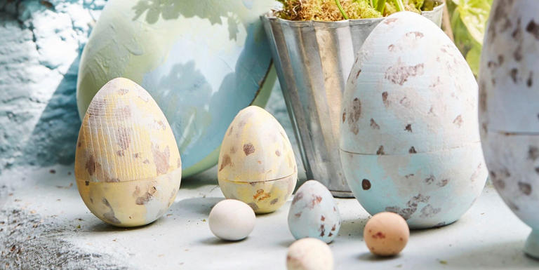 Are shops open on Easter Sunday?