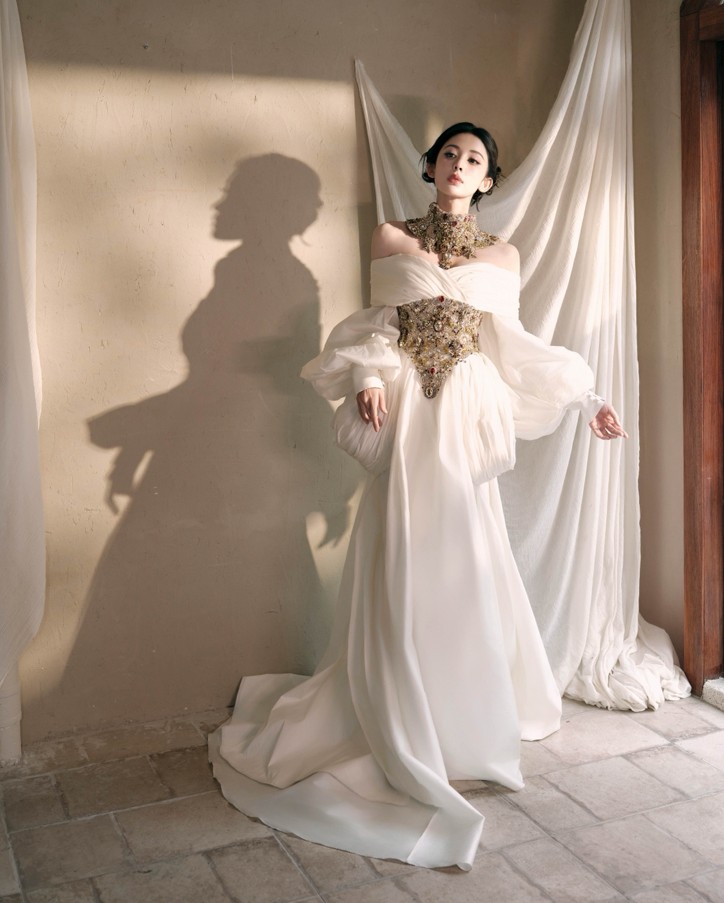 女生必看！古力娜扎同款撞色妆，这样化日常又高级