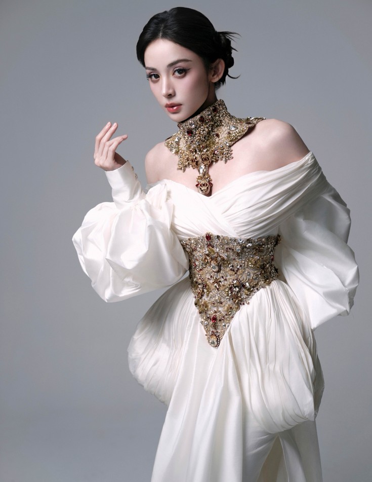 女生必看！古力娜扎同款撞色妆，这样化日常又高级