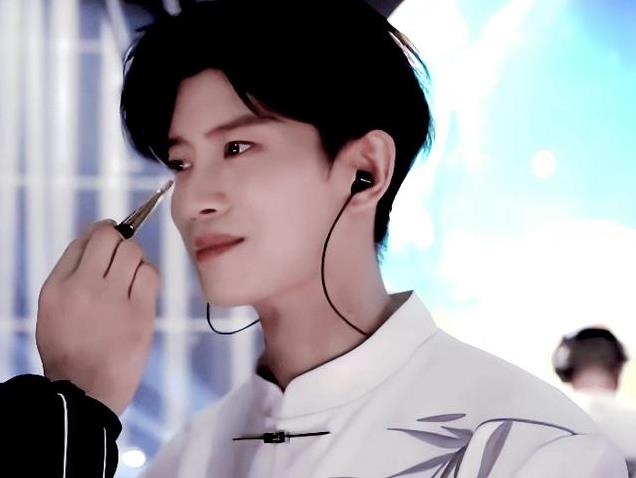 �μ�����ս���ֽڣ��ӹ�ż�絽live��̨����˿�ڴ����������飡