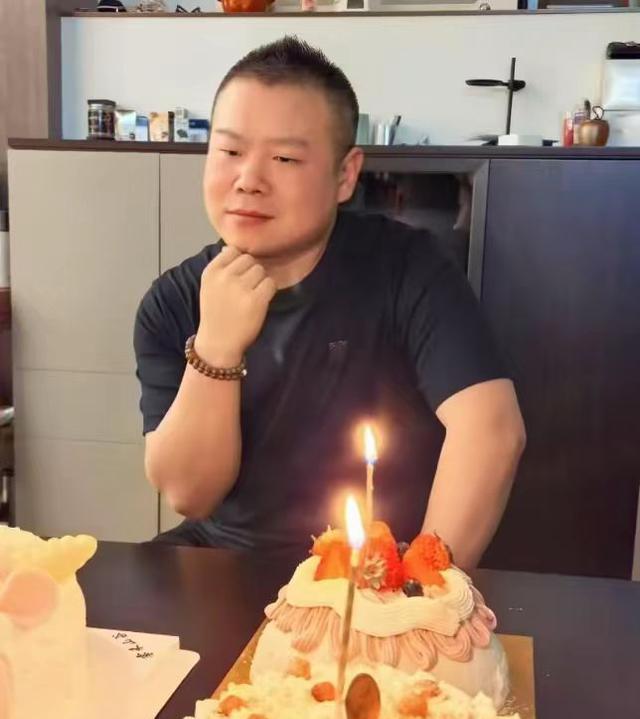 ������12��Ů���������ѣ���һ���������裬���赸��ӣ�����ͻ��