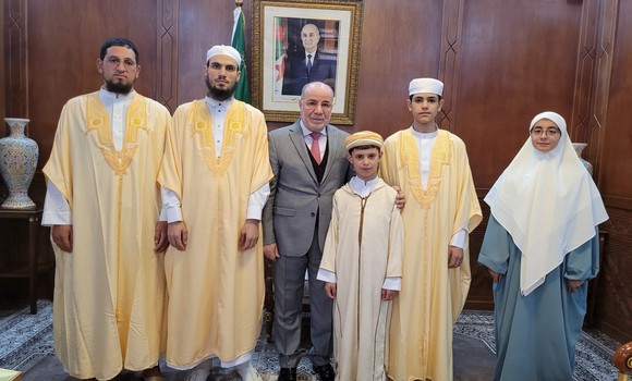 Belmehdi reçoit les lauréats du concours national de récitation du Saint Coran et du concours d'encouragement des jeunes récitants