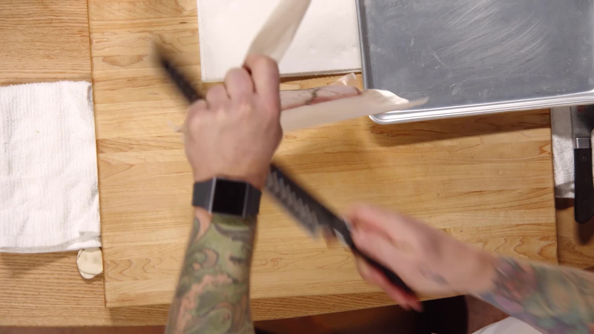 Sous-vide-Schweinefilet mit Pfannensauce in Restaurantqualität