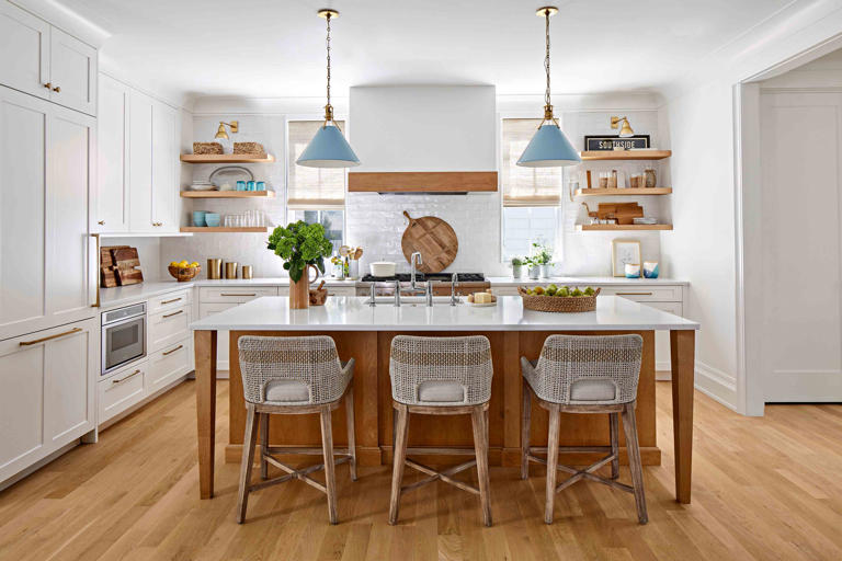 Designers say these 2 cabinet colors can quickly make your kitchen look ...