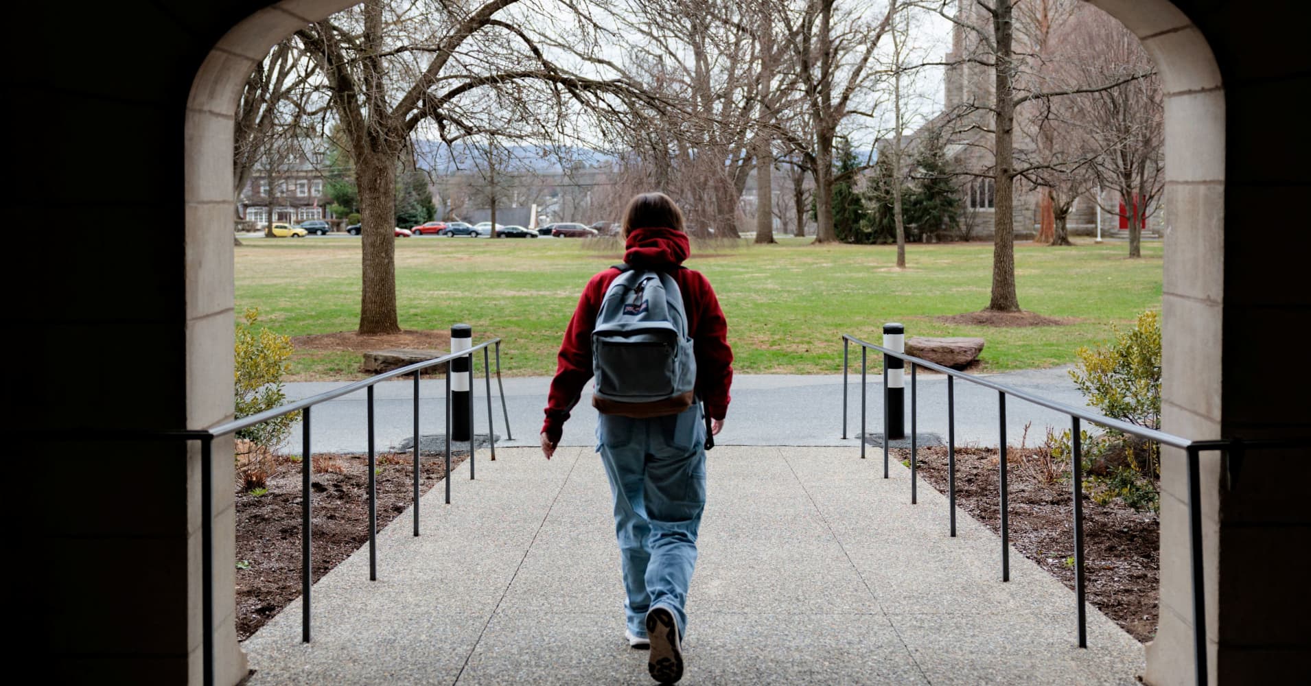 Trump administration restarts student - AA1BMhyW.img