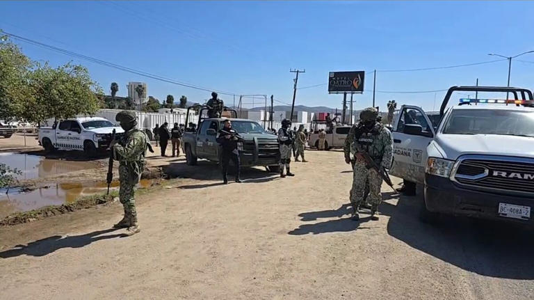 De manera extraoficial se dio a conocer que se han detectado diversos contenedores llenos de hidrocarburo, sin embargo, no se ha dado a conocer la cantidad exacta de litros, ya que el operativo sigue en curso. Foto: Cortesía