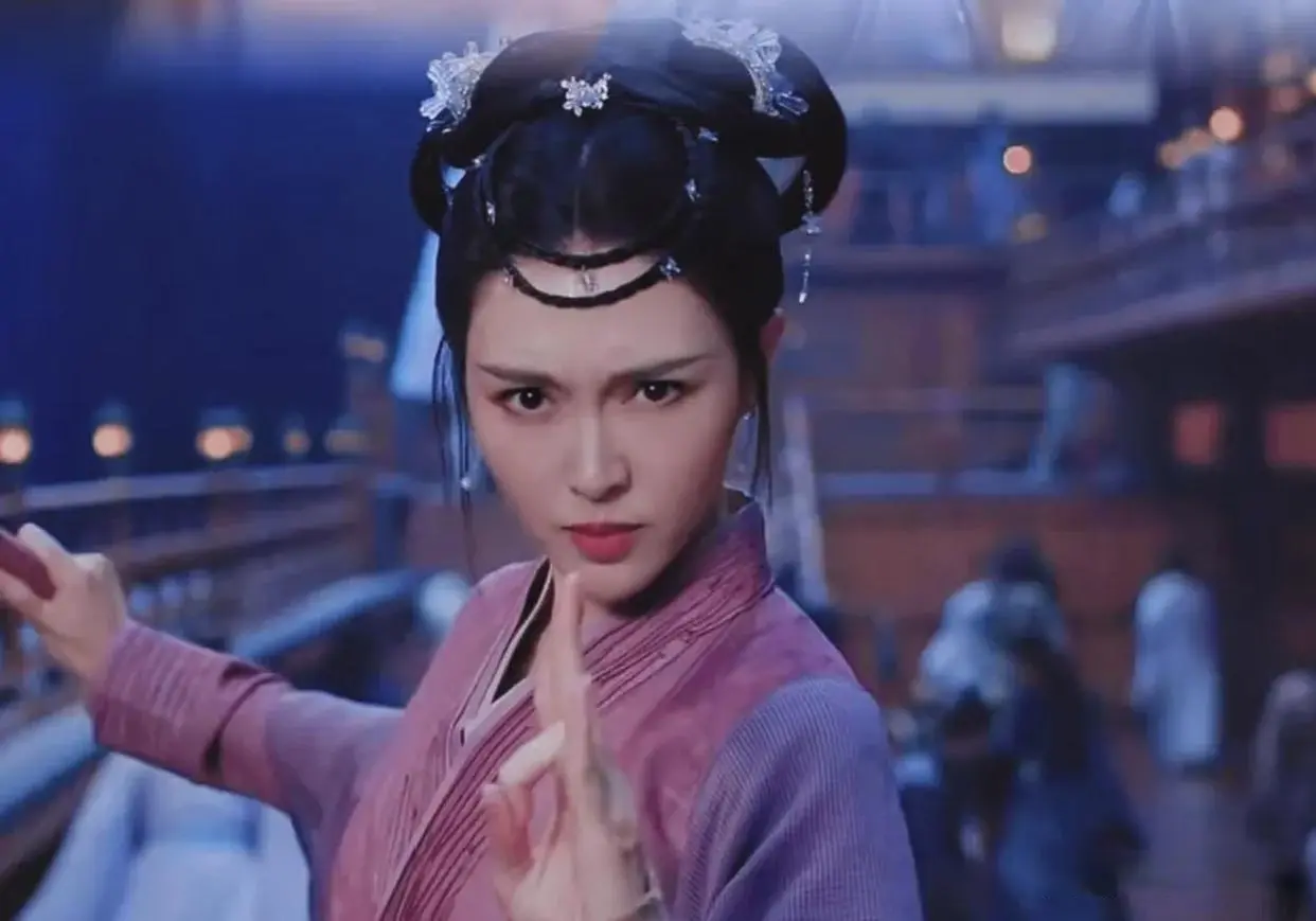 女演员的妈生脸有多重要？《念无双》唐嫣与张俪站一起让我明白了