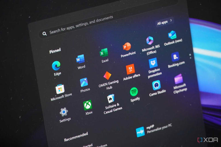 Pre-installed apps in Windows 11.