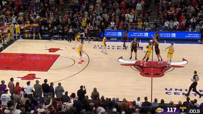 Bulls Stun Lakers With Wildest Comeback of NBA Season on Josh Giddey Bulls Stun Lakers With Wildest Comeback of NBA Season on Josh Giddey