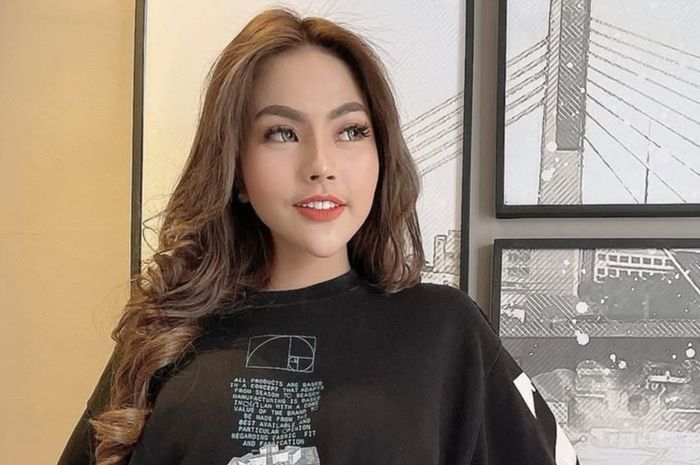 Tuntut hak anak yang disebut darah daging Ridwan Kamil, Lisa Mariana ternyata sudah memiliki suami.