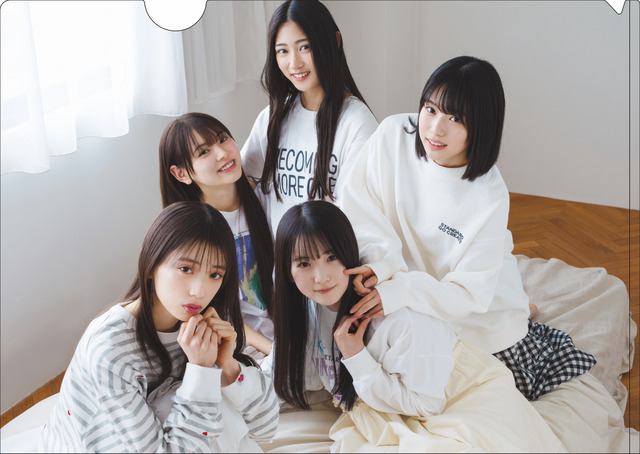 乃木坂46 BLT 乃木坂46の6期生、11人全員が『B.L.T.』表紙に！MV撮影の裏側や春組