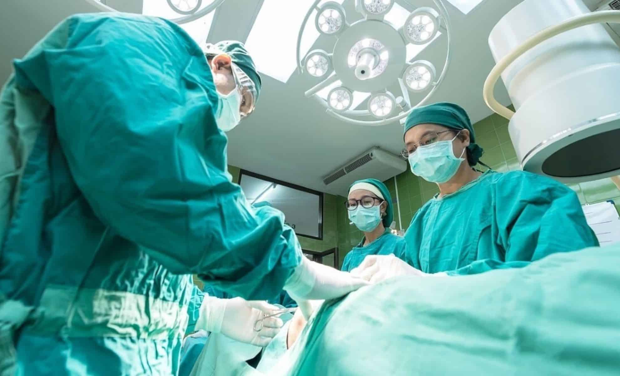 After a Knee Surgery, This Teenager Wakes up Speaking a Foreign