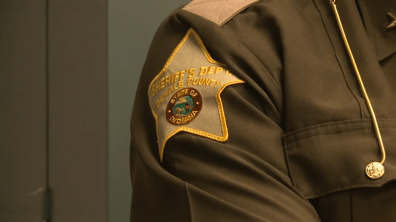 Two injured in DeKalb County crash<br>