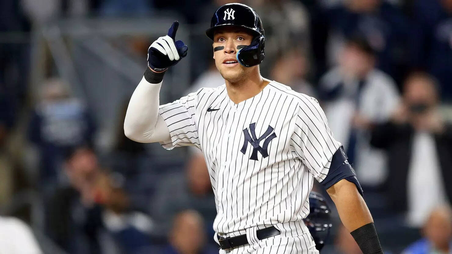 Yankees star Aaron Judge pays tribute to Brett Gardner’s late son with(02)