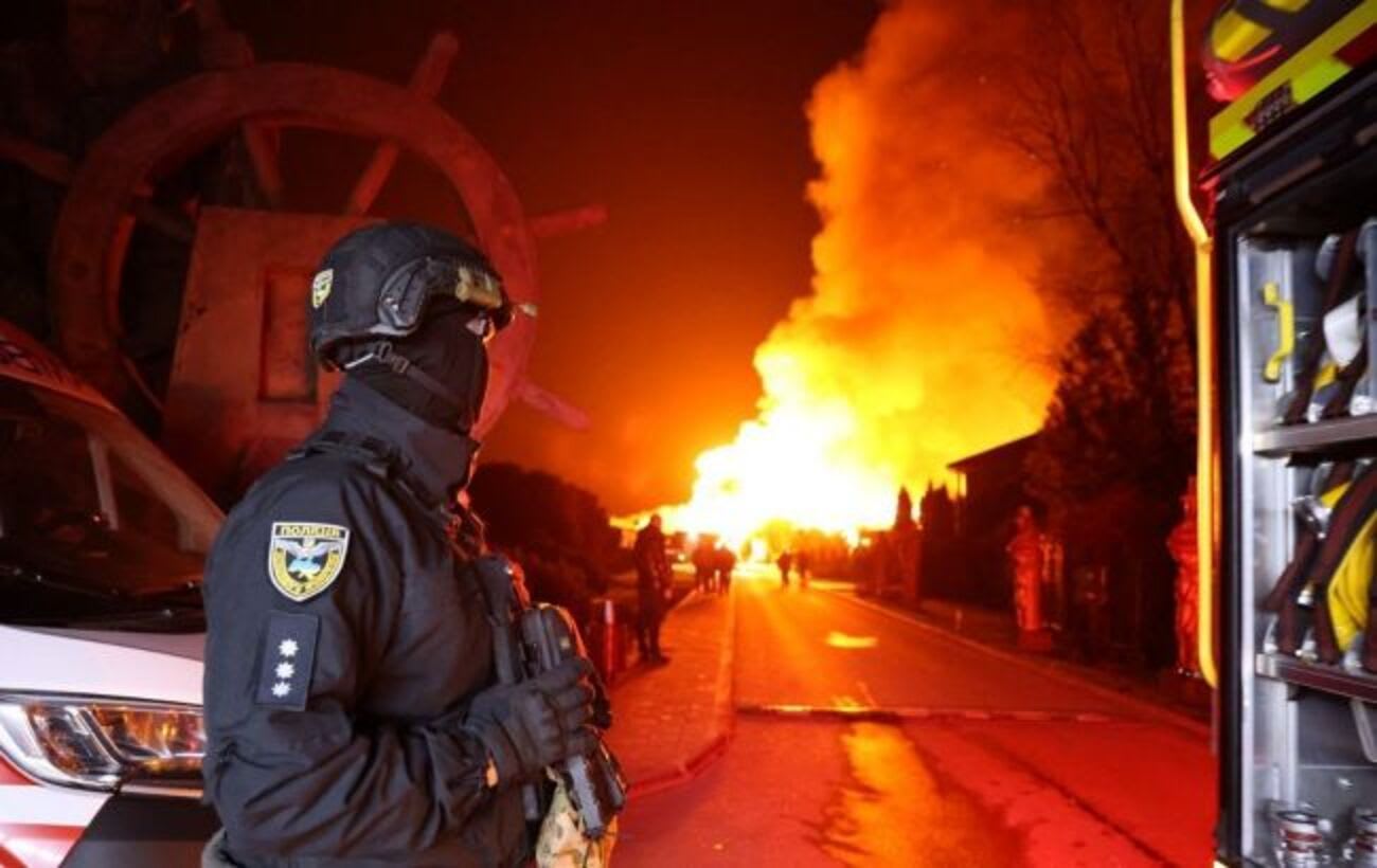 Attack on Dnipro Large fires extinguished, more casualties reported