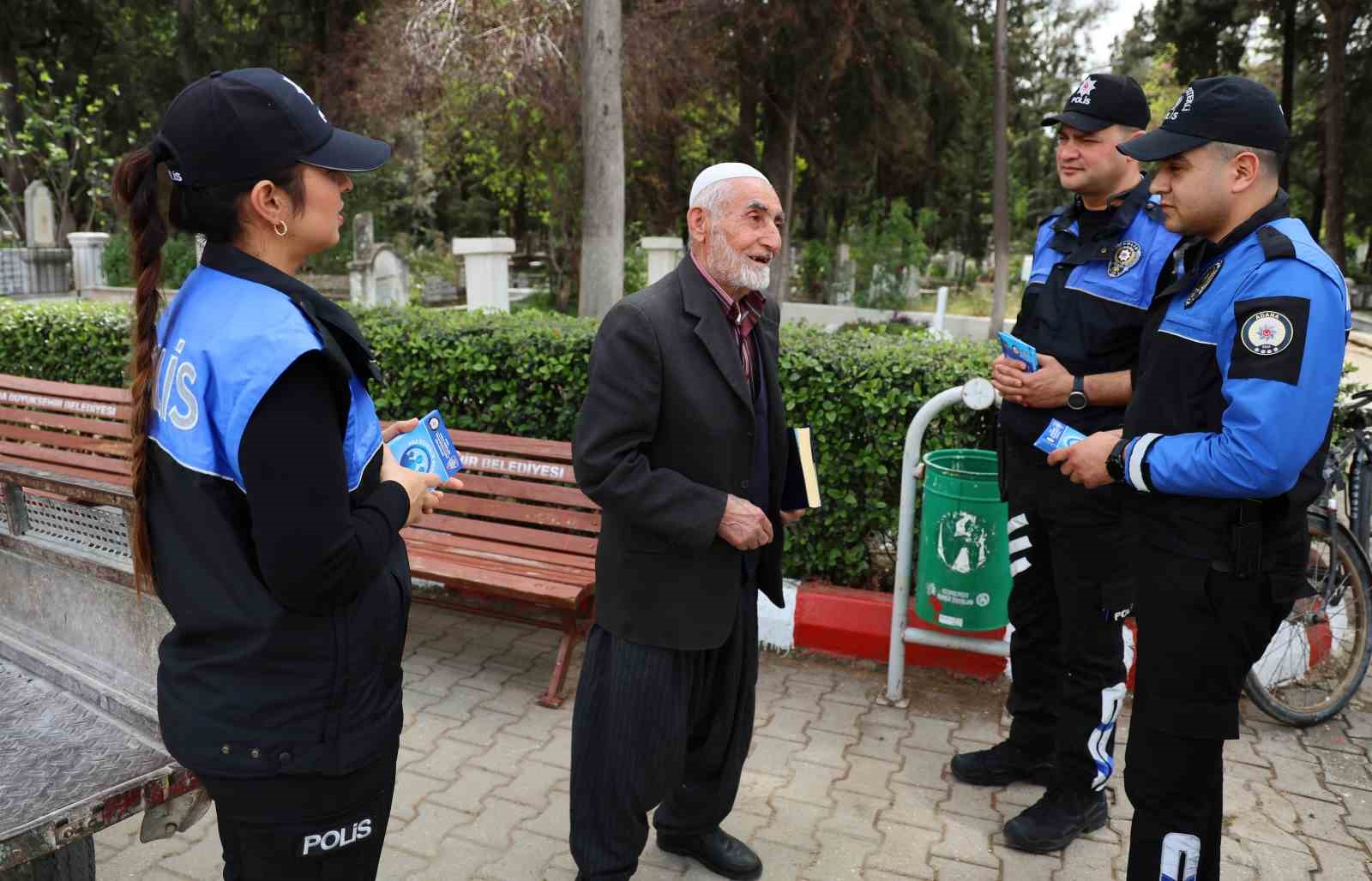 Polisten mezarlıkta 'sahte hoca' avı