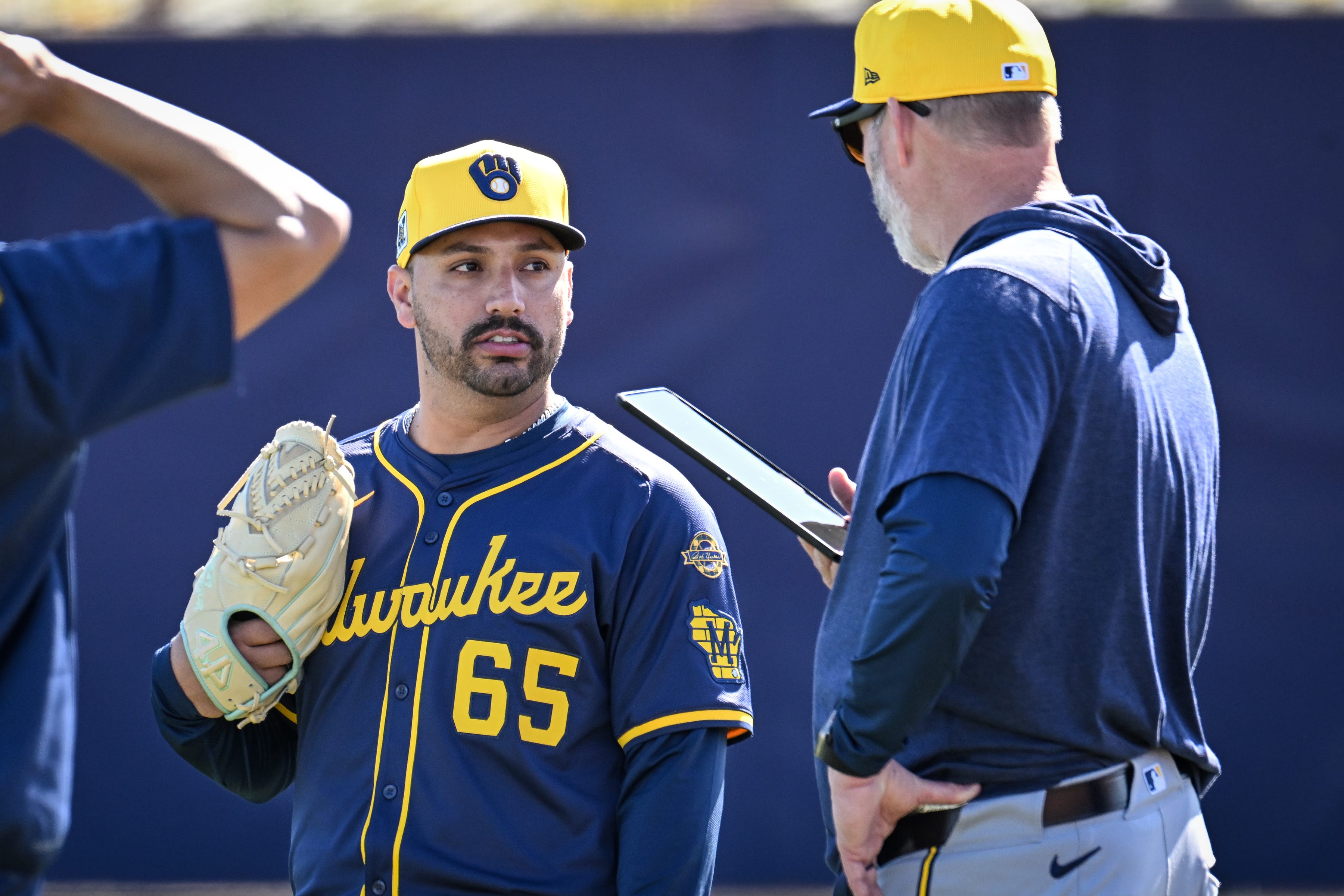 What channel is Milwaukee Brewers vs New York Yankees game on today