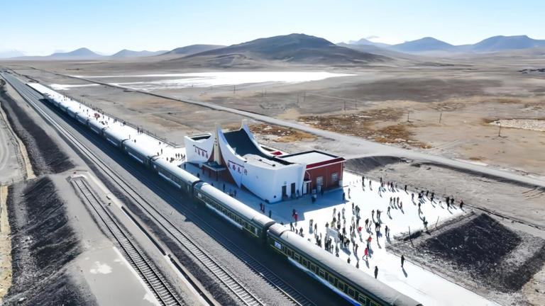世界一標高の高い鉄道駅が観光客に人気―中国 世界一標高の高い鉄道駅が観光客に人気―中国
