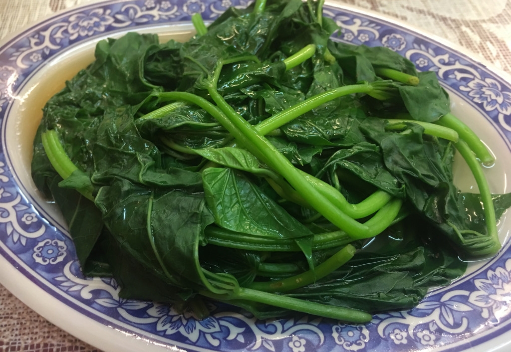 Vì sao không nên ăn rau lang mỗi ngày tuy là loại rau có ích?