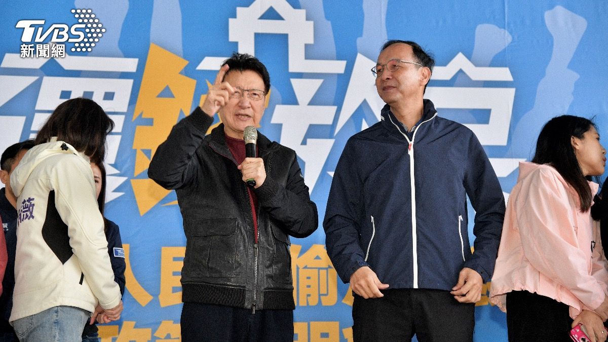 戰鬥藍發起人趙少康、國民黨主席朱立倫。（圖／胡瑞麒攝）