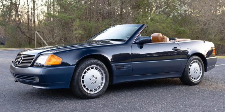 This 1992 Mercedes-Benz 500SL on Bring a Trailer Looks Primo