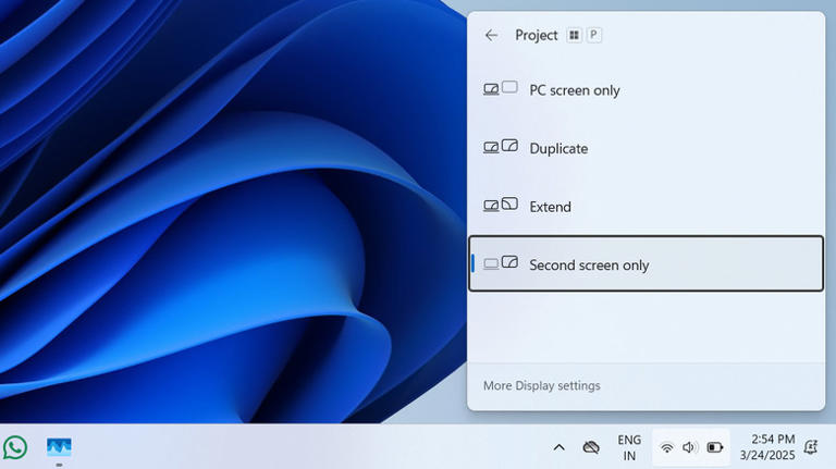 Windows 11 showing project display menu