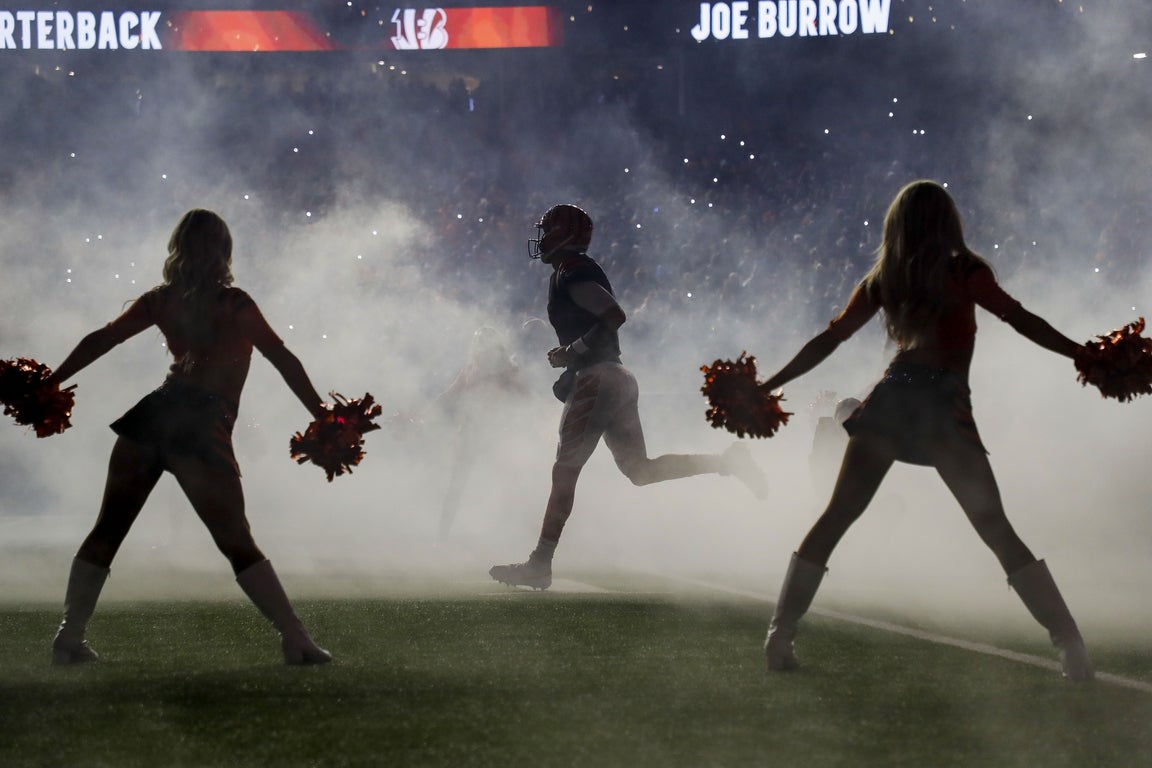 top-25-nfl-quarterbacks-of-all-time-ranked-by-career-completion-percentage