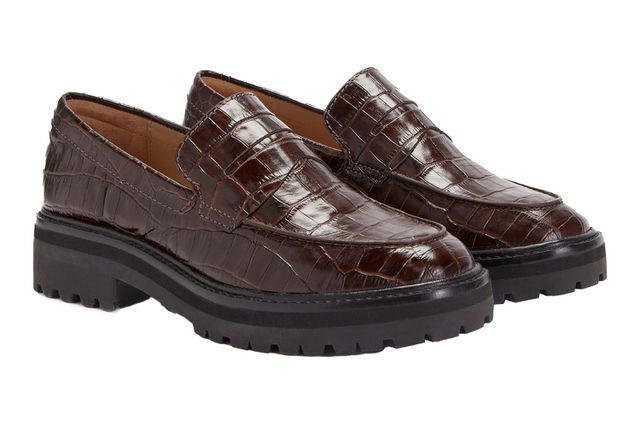 Kendall Jenner's Parisian It Girl Outfit Includes This Multi