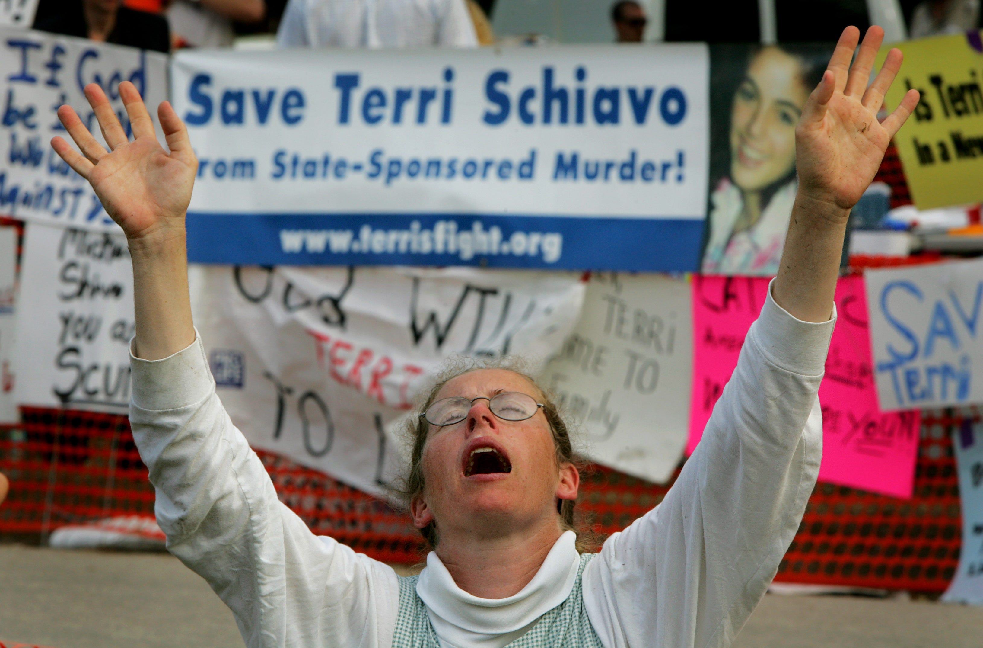 See how Terri Schiavo legal battle in 2005 sparked nationwide "end of ...