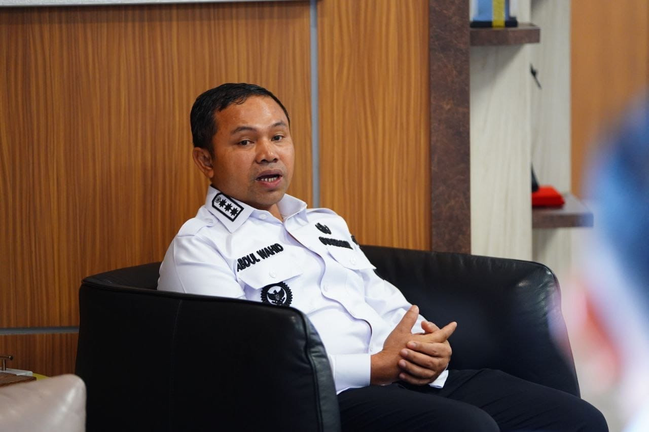 Wacana Gubernur Riau Beri KTP untuk Gajah Bertentangan dengan Undang-Undang