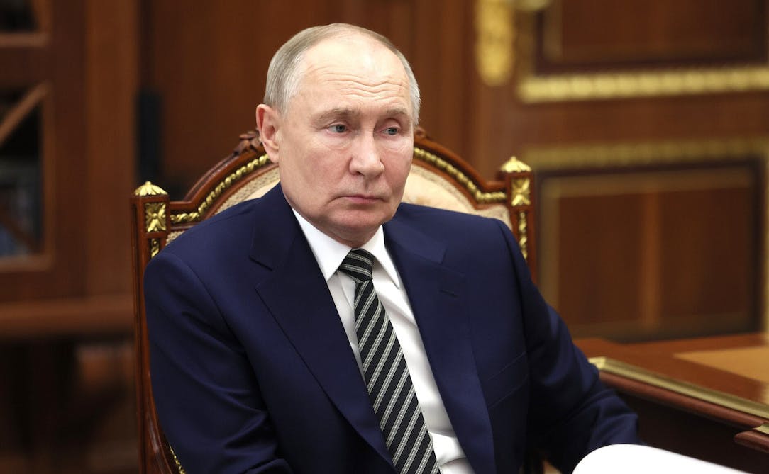 Expert Psychiatrist Reveals: Vladimir Putin's Paranoia Expert Psychiatrist Reveals: Vladimir Putin's Paranoia