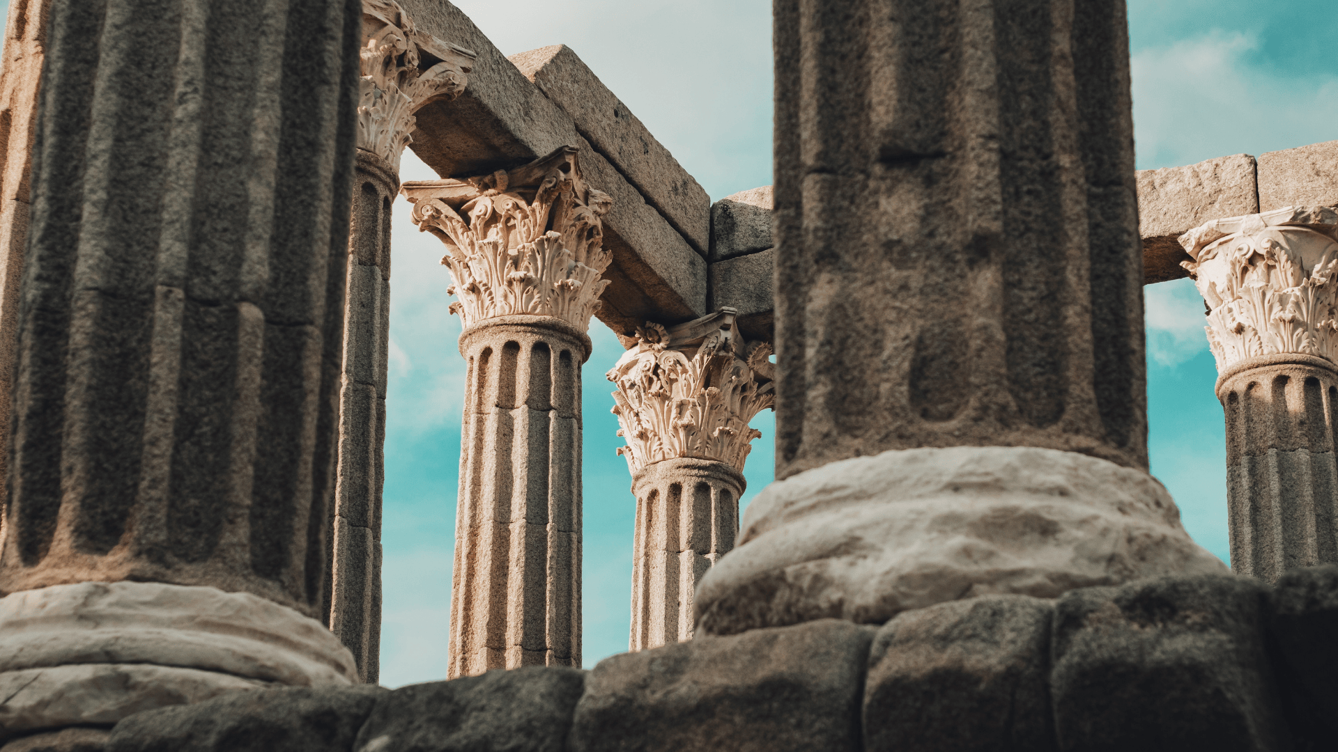 Discover the Oldest Ancient Wonder of Portugal: A Must-Visit Architectural Masterpiece from the 14th Century Discover the Oldest Ancient Wonder of Portugal: A Must-Visit Architectural Masterpiece from the 14th Century