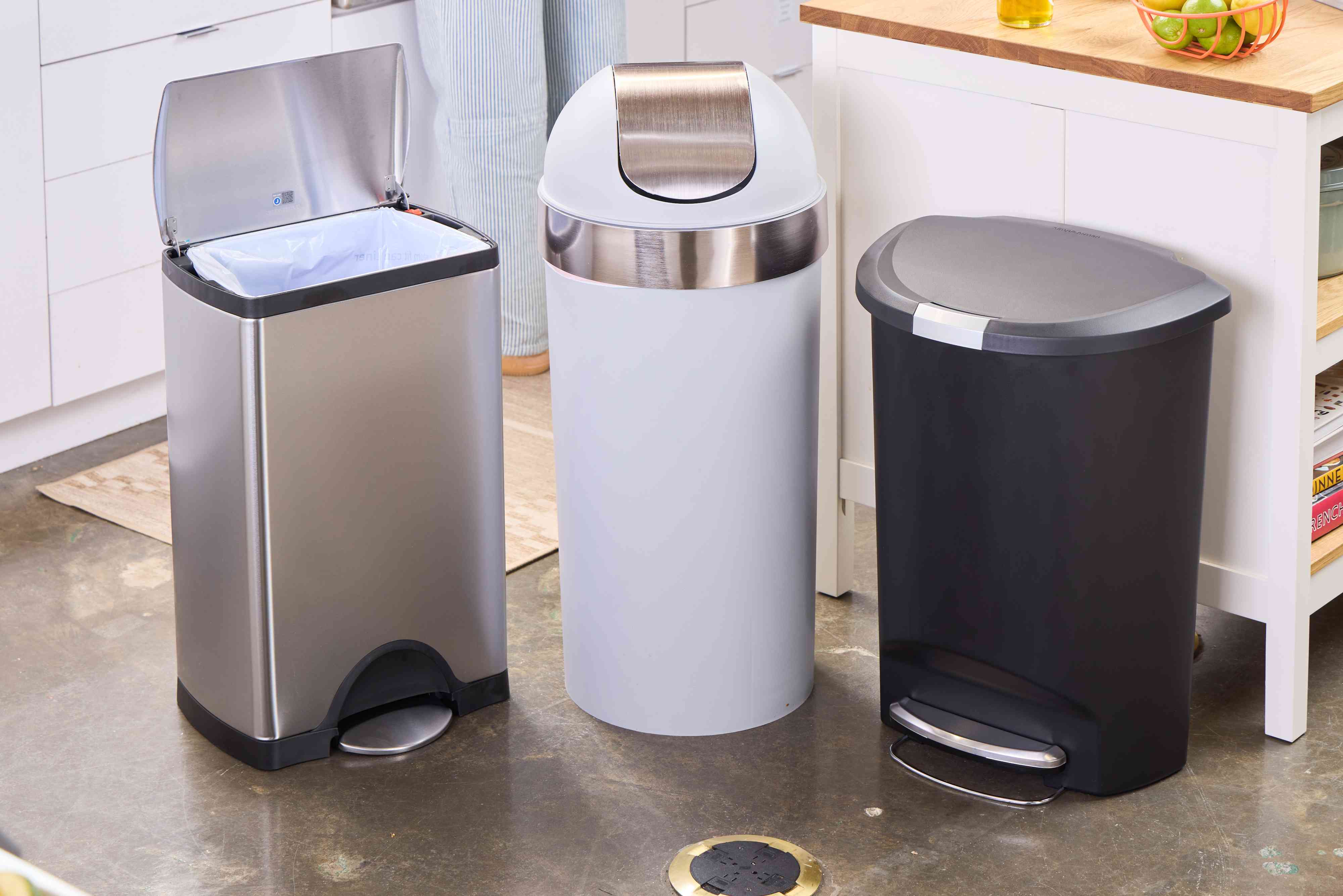 We tested 9 kitchen trash cans to find ones that actually contain smells