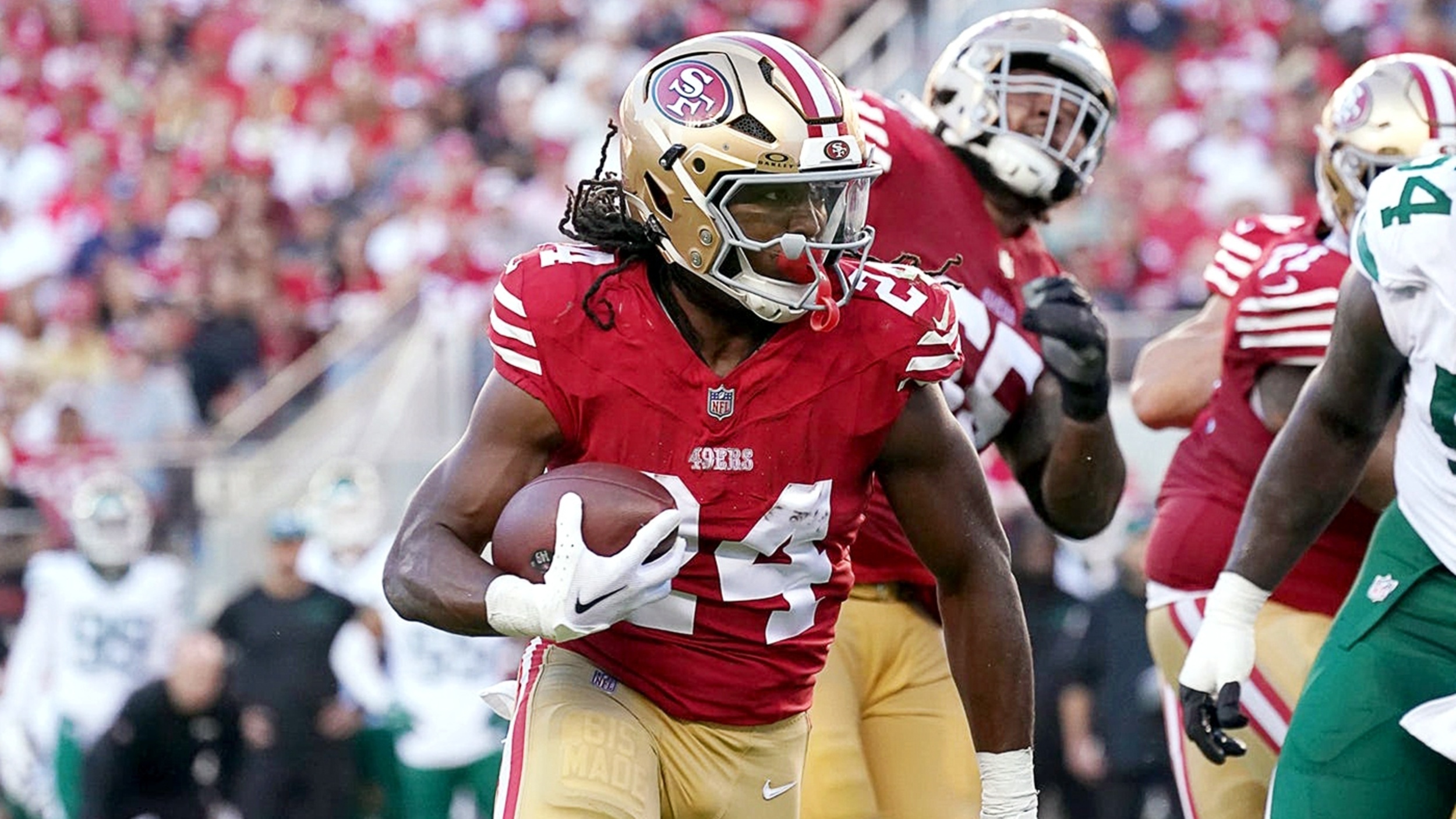 49ers announce trade of team's leading rusher in 2024, signing of CB
