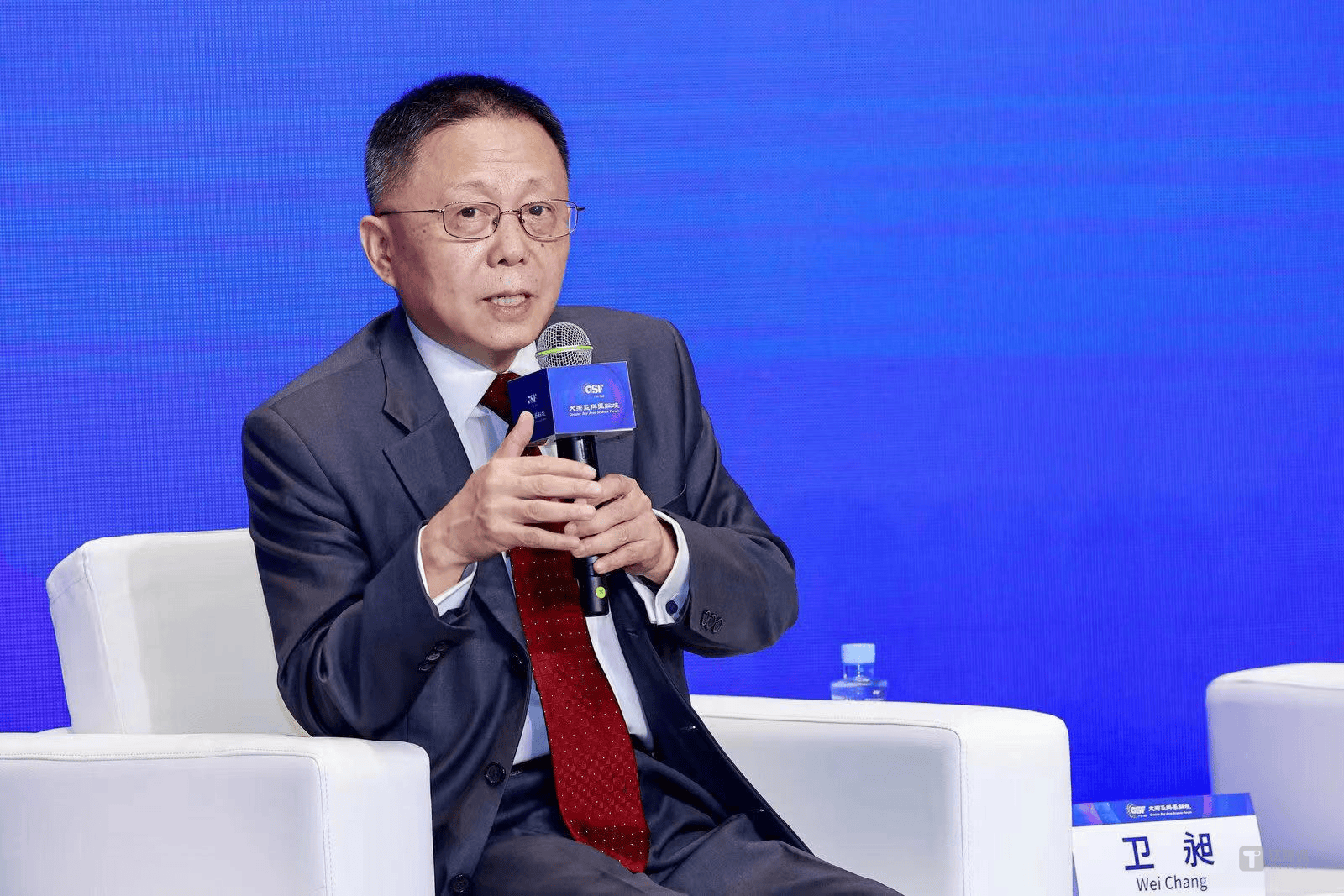 ���ļ������λ��������ع⣺�ҵ��ͷ���ٲ���AI������˼���