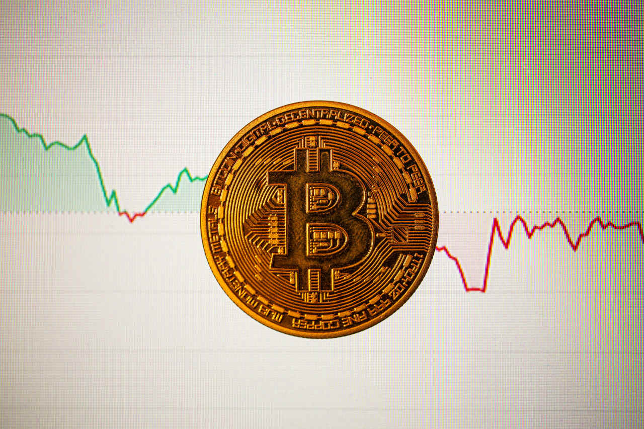 Harga Bitcoin, XRP, dan Ethereum Turun Lebih Jauh. Apa yang Bisa Membalikkan Penurunan Kripto.