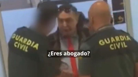"¿Abogado? El que tengo aquí colgado": la respuesta viral de un guardia