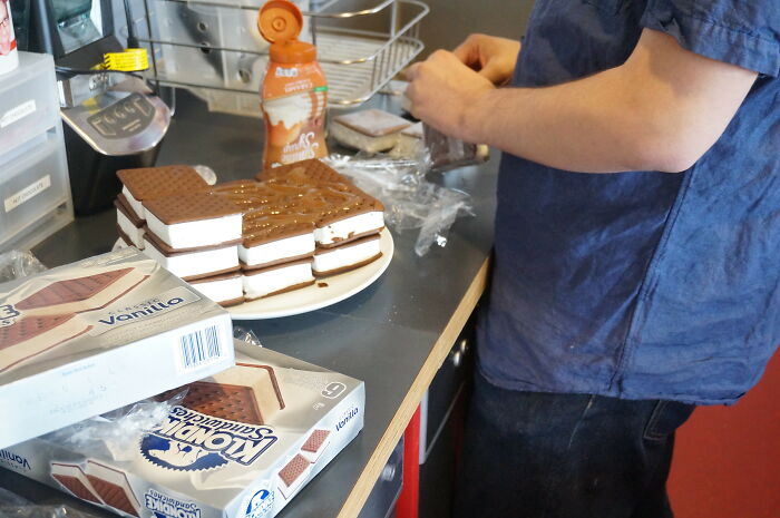 22 Absurd Bonuses That Made Employees Feel Undervalued At Work