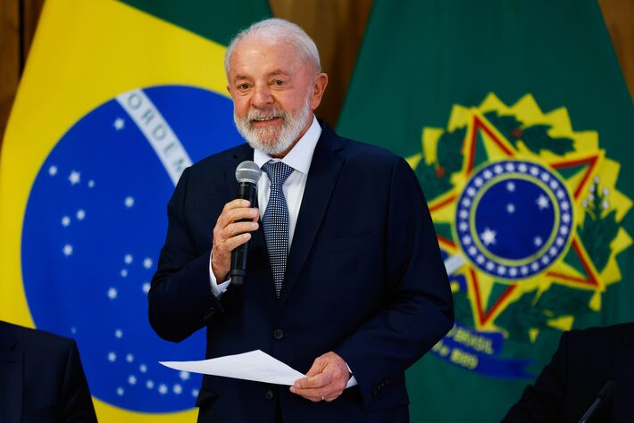 Lula tamb&eacute;m assinou decreto que regulamenta o Fundo Social com o repasse ao Minha Casa, Minha Vida Foto: Wilton Junior/Estad&atilde;o