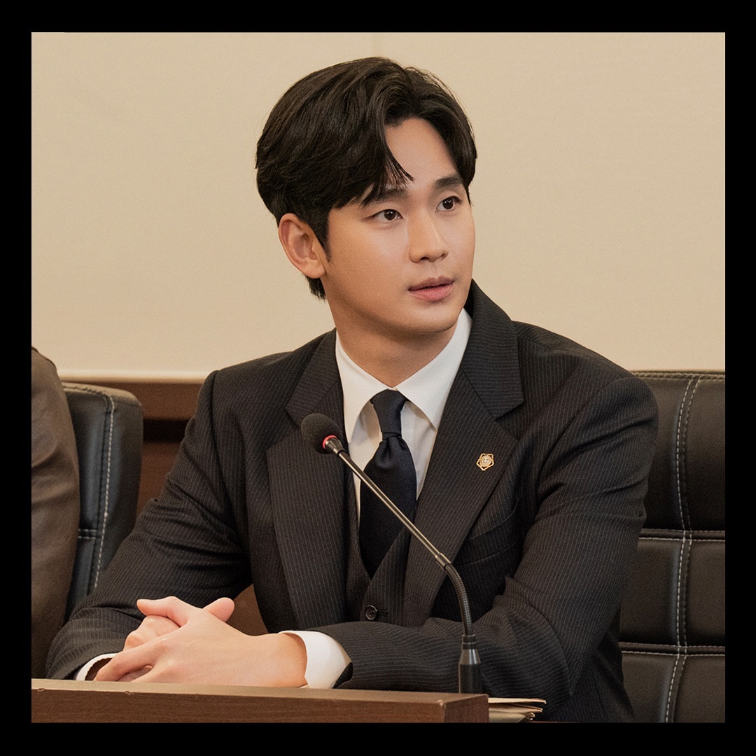 kim-soo-hyun-loses-title-as-south-korea-s-highest-paid-actor-to-park