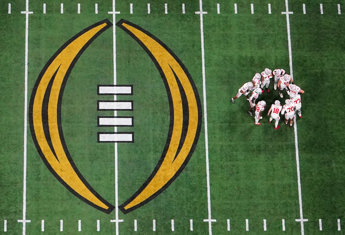 the-top-25-most-accurate-college-qbs-in-history-based-on-career