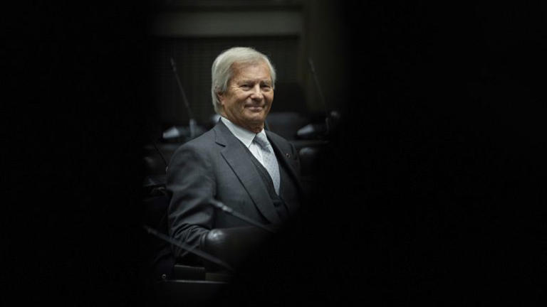 Le président de Vivendi, Vincent Bolloré, assiste à une audition de la commission d'enquête parlementaire à l'Assemblée nationale, à Paris, le mercredi 13 mars 2024.