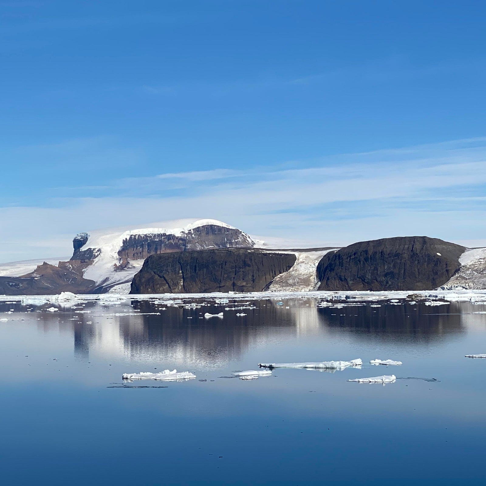 Antarctic base under control after researcher accused of assault(02)