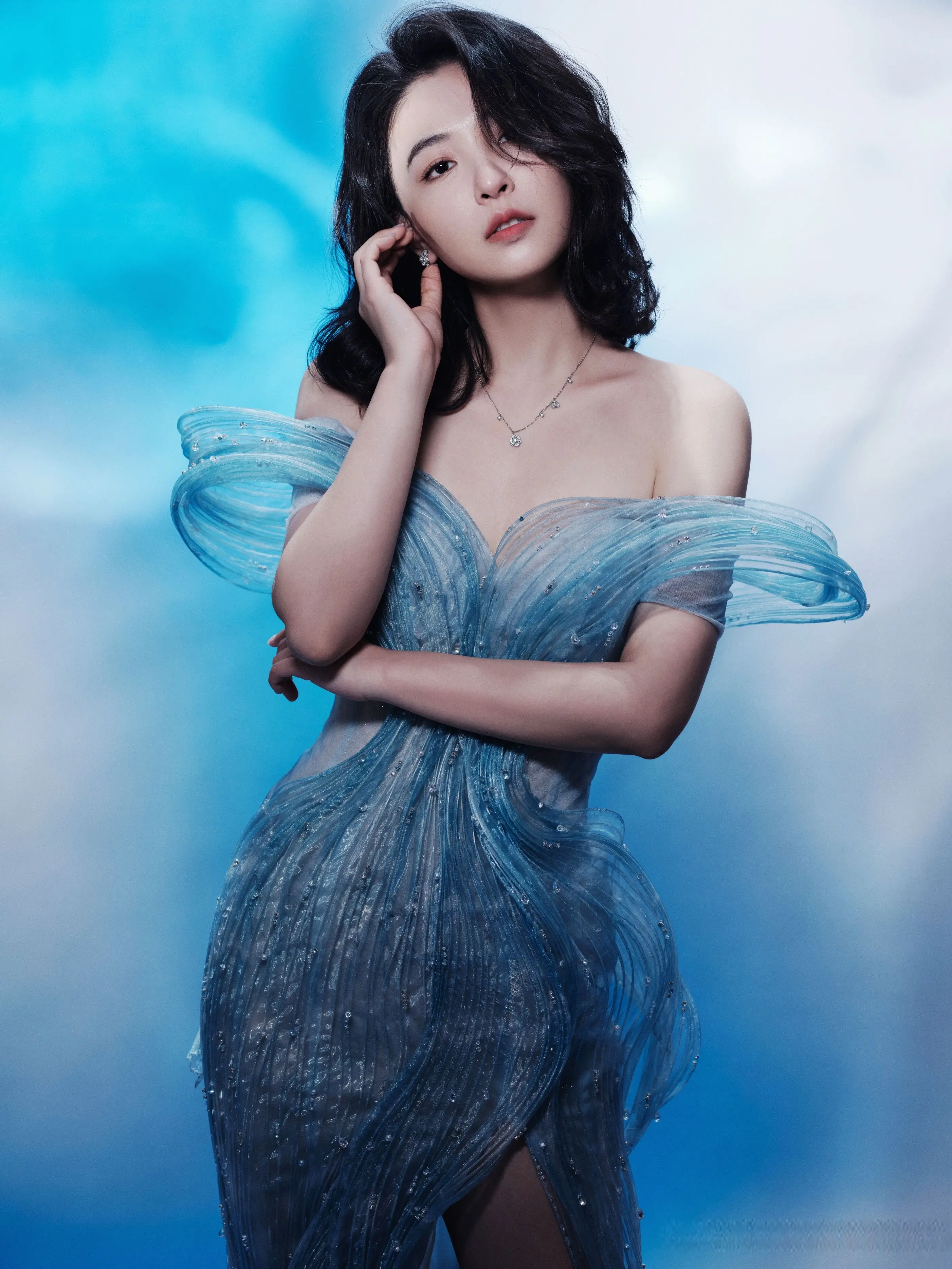 惊艳！剧耀东方2025电视剧品质盛典，女星造型全放送，谁胜一筹？