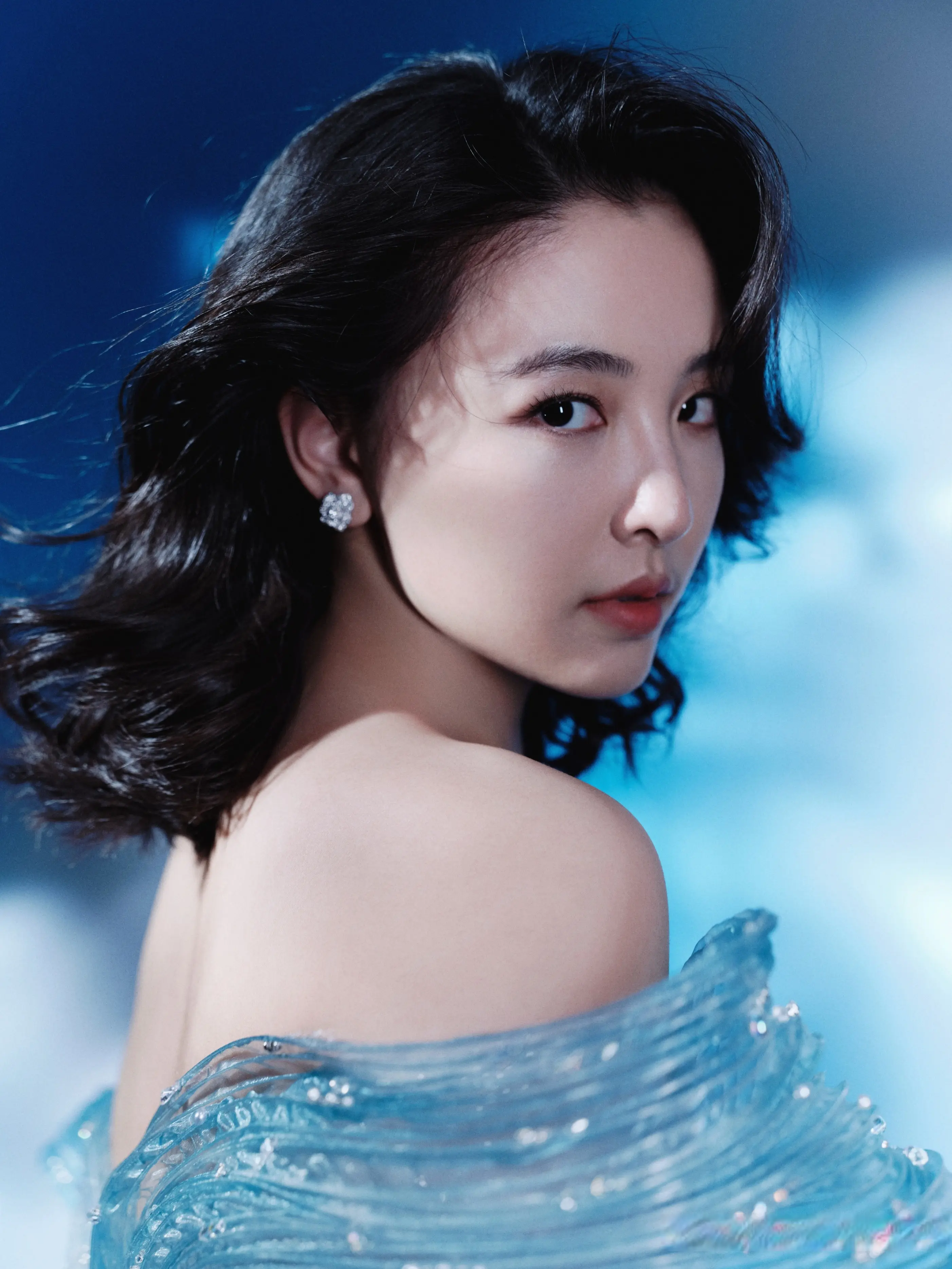 惊艳！剧耀东方2025电视剧品质盛典，女星造型全放送，谁胜一筹？