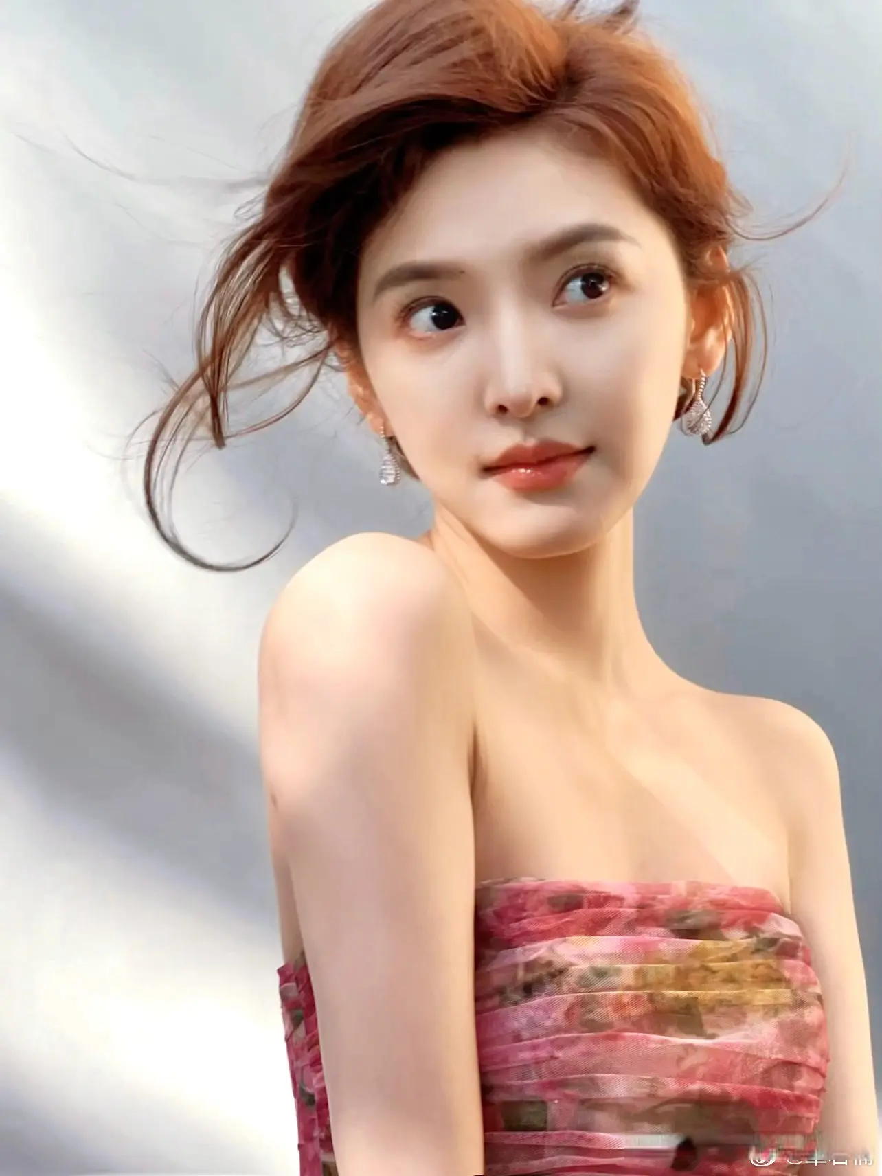 惊艳！剧耀东方2025电视剧品质盛典，女星造型全放送，谁胜一筹？