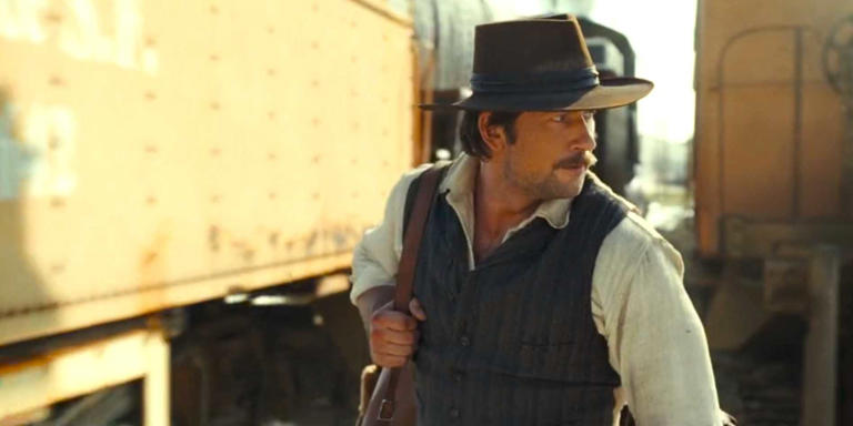 How Far Spencer & Alex Are From Yellowstone At The End Of 1923 Season 2 ...