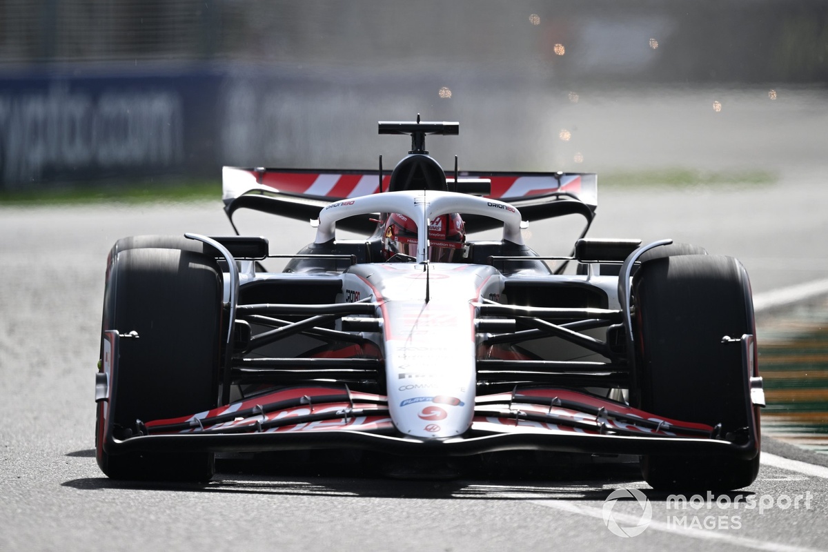 Komatsu Suspected a Major Breakdown on the Haas F1 Car Amid Severe Issue Komatsu Suspected a Major Breakdown on the Haas F1 Car Amid Severe Issue